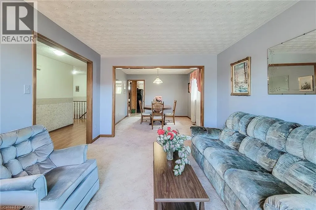 61 HIGHLAND Road