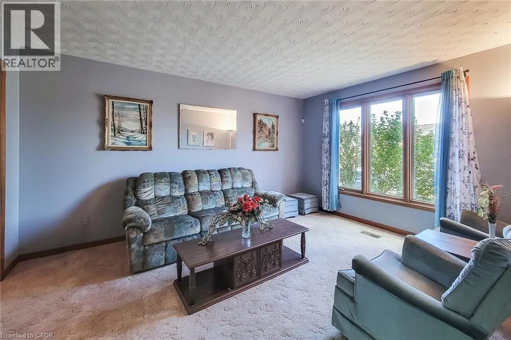 61 HIGHLAND Road