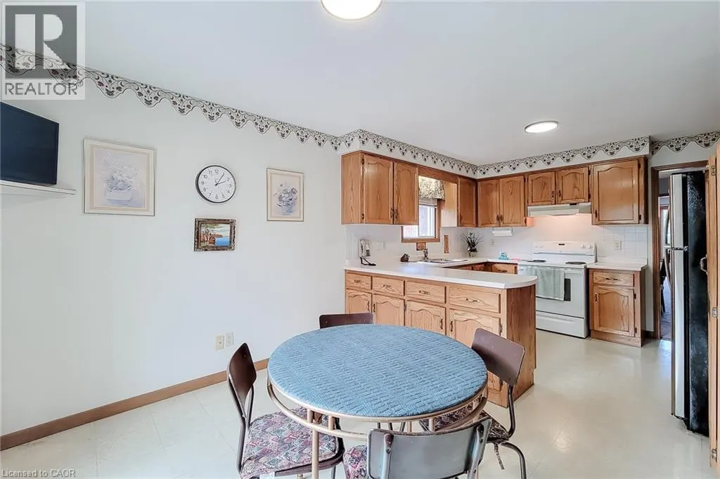 61 HIGHLAND Road