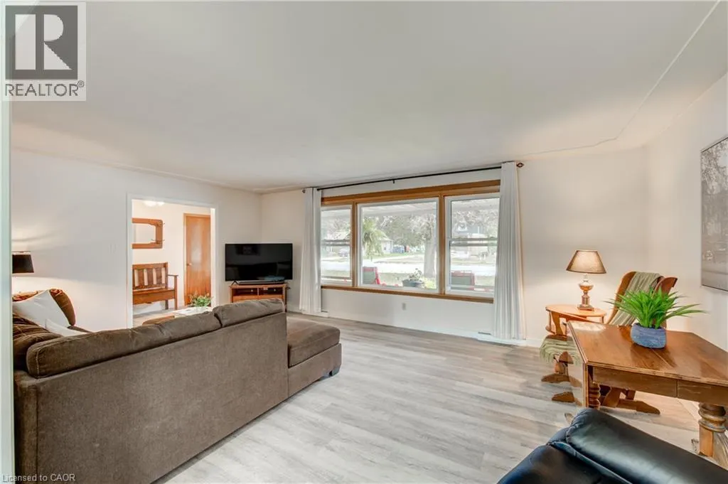 297 MAIN Street W