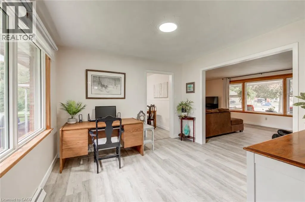297 MAIN Street W