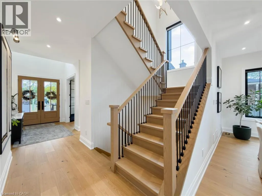 260 KENT Crescent