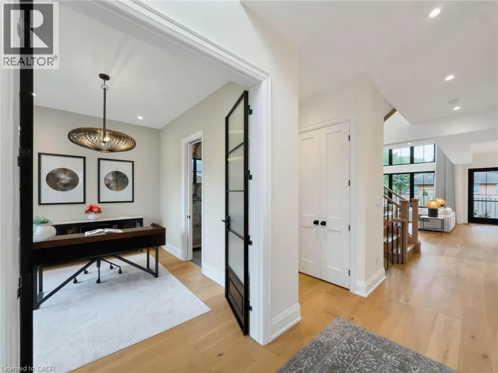 260 KENT Crescent