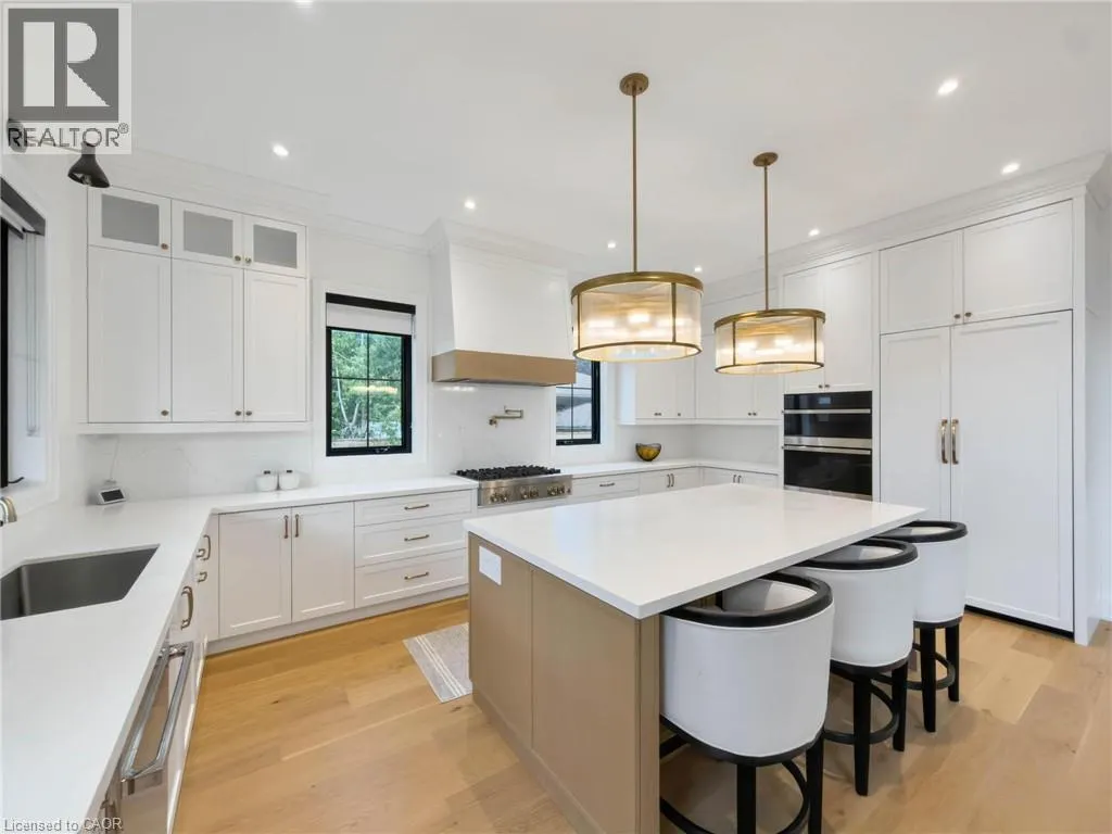 260 KENT Crescent