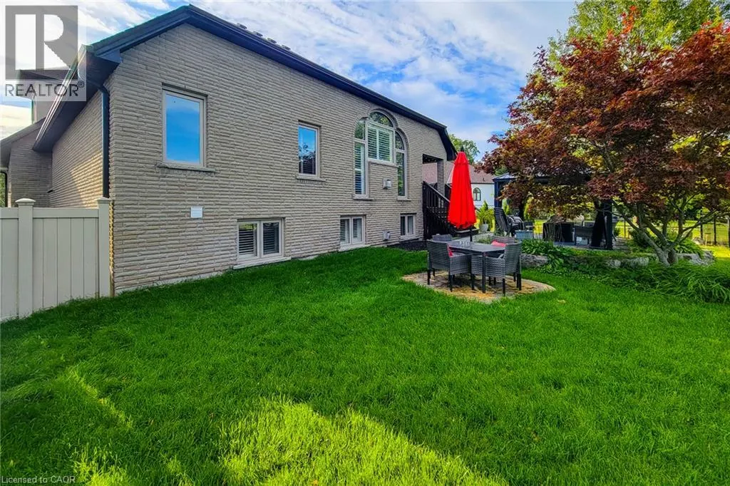 24 CARMICHAEL Crescent