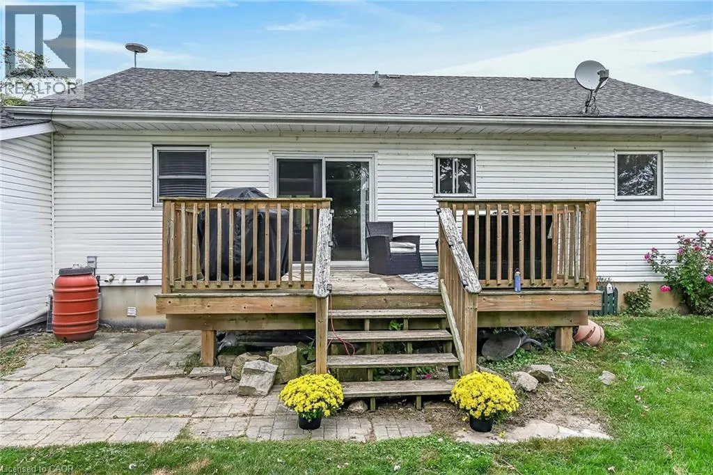 28 NELLES Street E