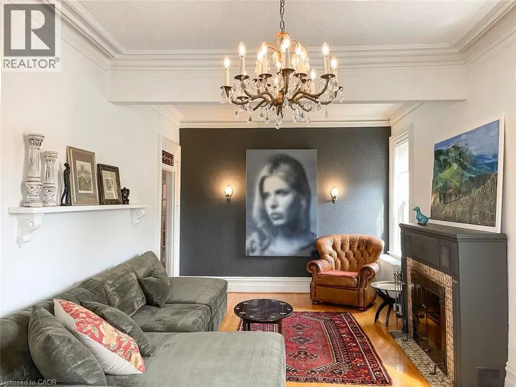 66 PARK HILL Road E