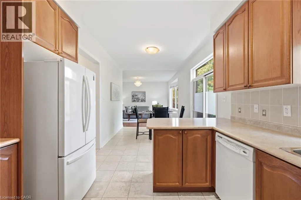 2241 GLAZEBROOK Circle