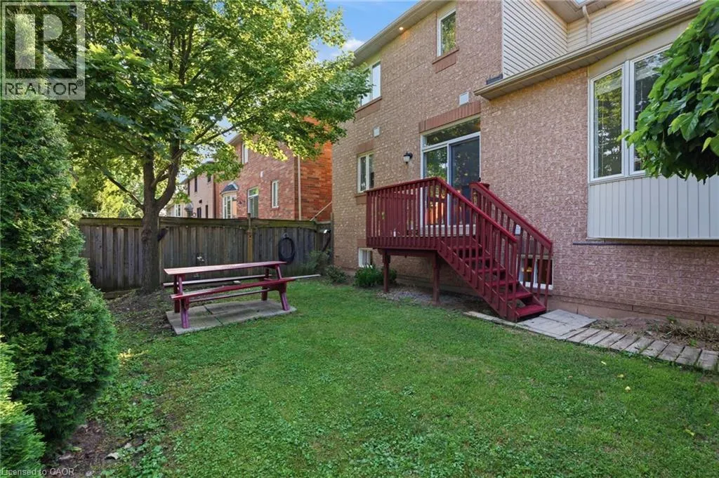 2241 GLAZEBROOK Circle