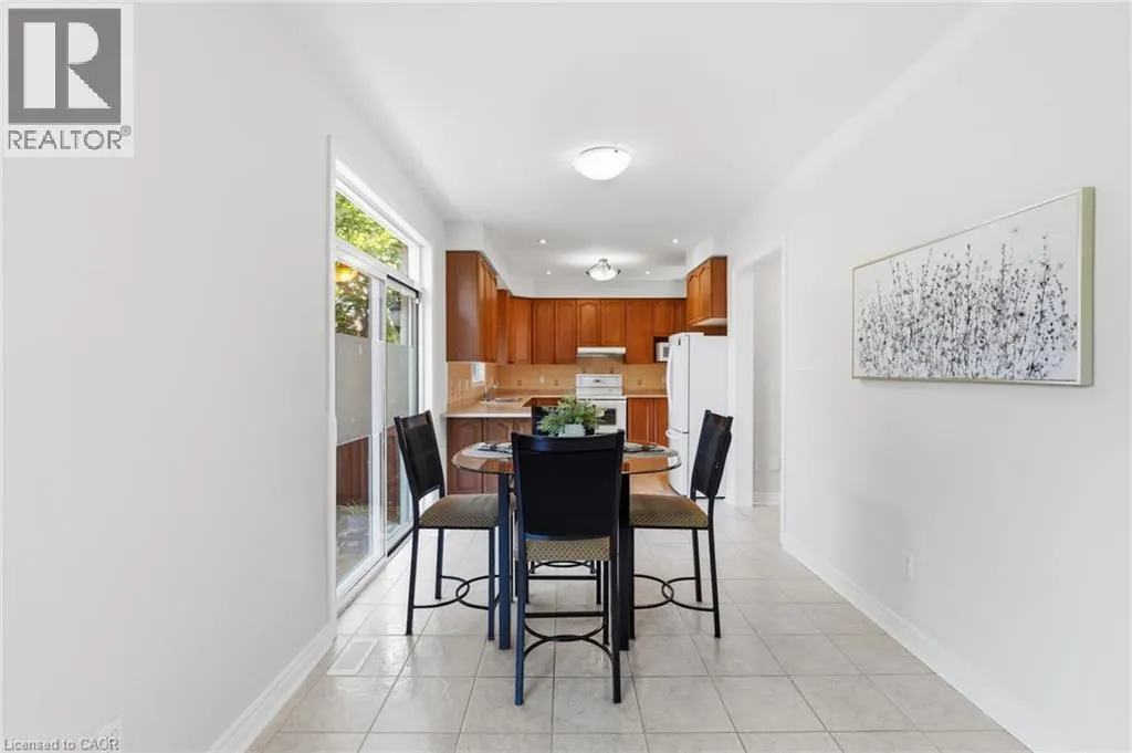 2241 GLAZEBROOK Circle