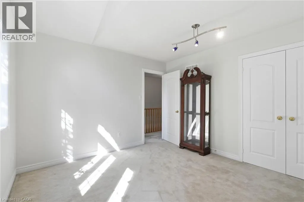 2241 GLAZEBROOK Circle