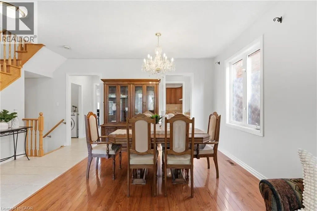 2241 GLAZEBROOK Circle