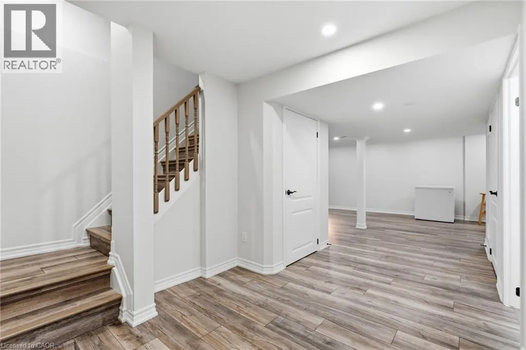 2241 GLAZEBROOK Circle