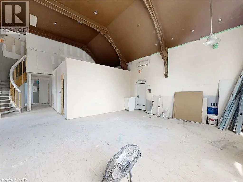 612 UPPER JAMES Street Unit# Upper LVL #Upper LVL