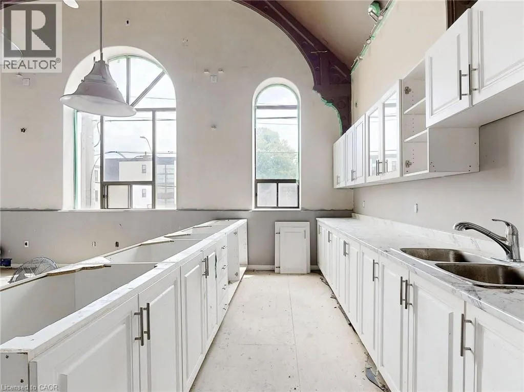 612 UPPER JAMES Street Unit# Upper LVL #Upper LVL