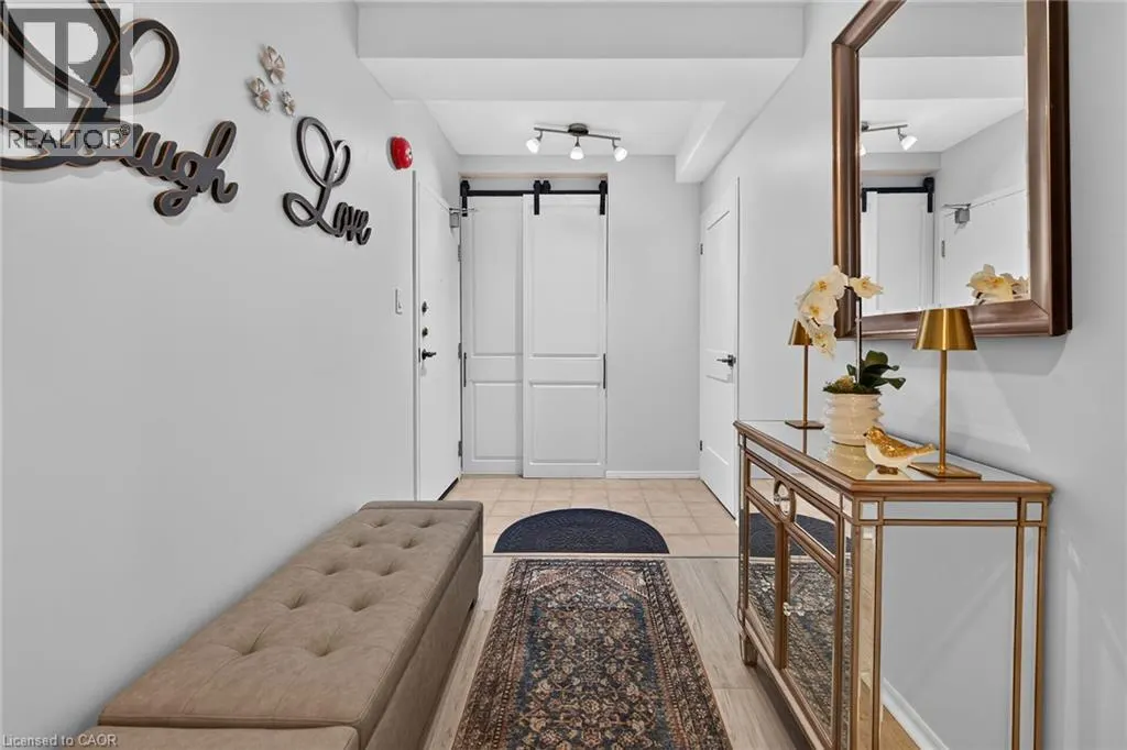 28 ROBINSON Street N Unit# 101 #101
