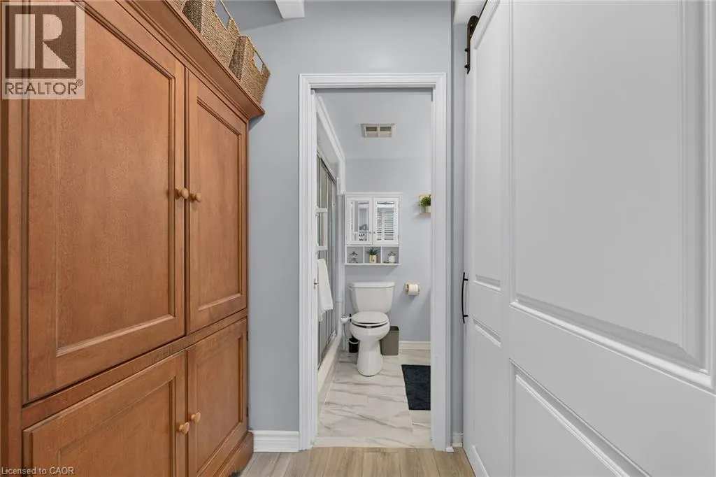 28 ROBINSON Street N Unit# 101 #101