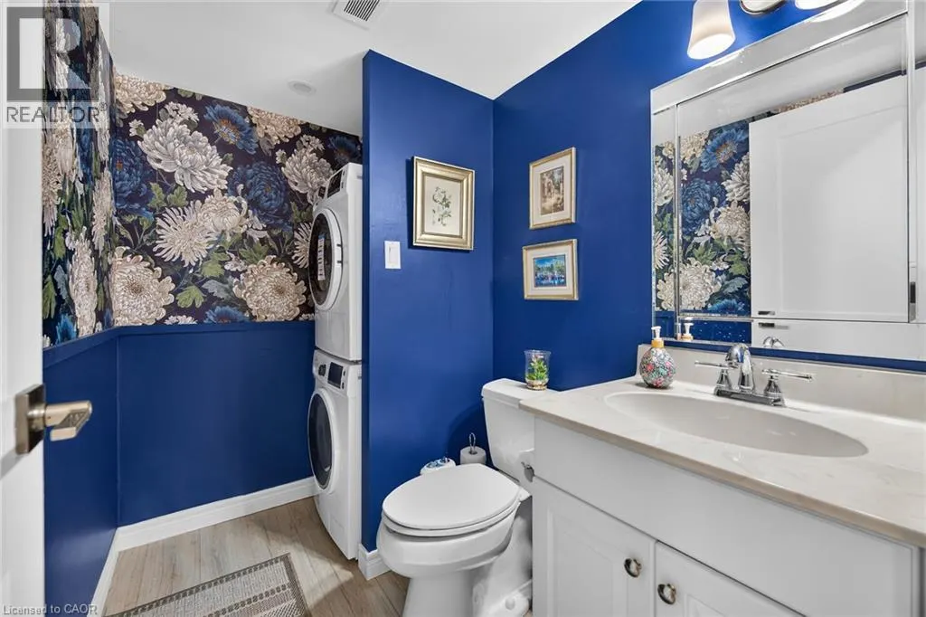 28 ROBINSON Street N Unit# 101 #101