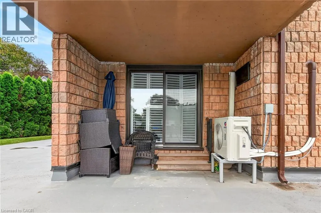 28 ROBINSON Street N Unit# 101 #101
