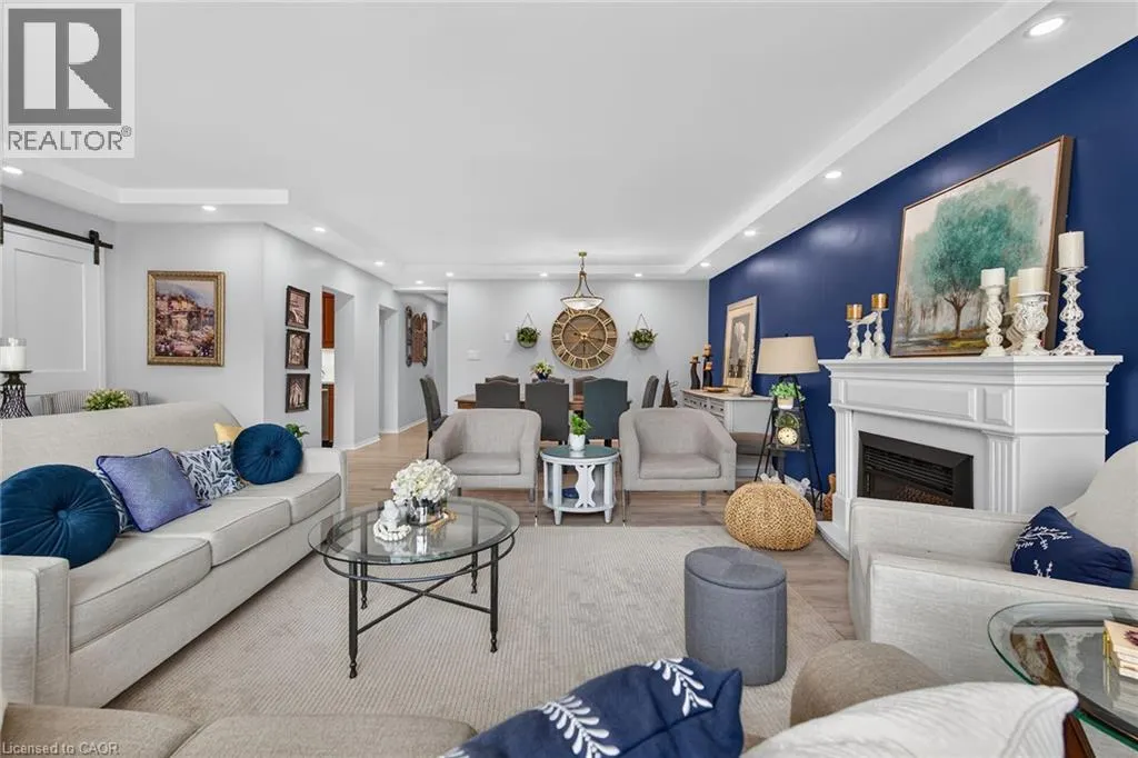 28 ROBINSON Street N Unit# 101 #101