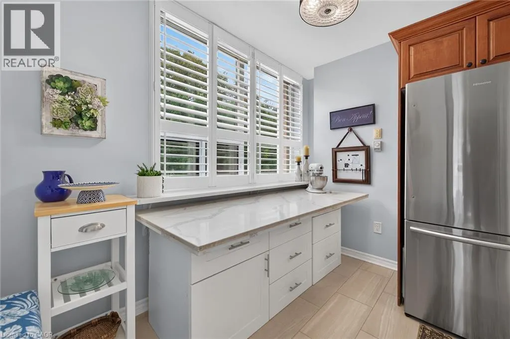 28 ROBINSON Street N Unit# 101 #101