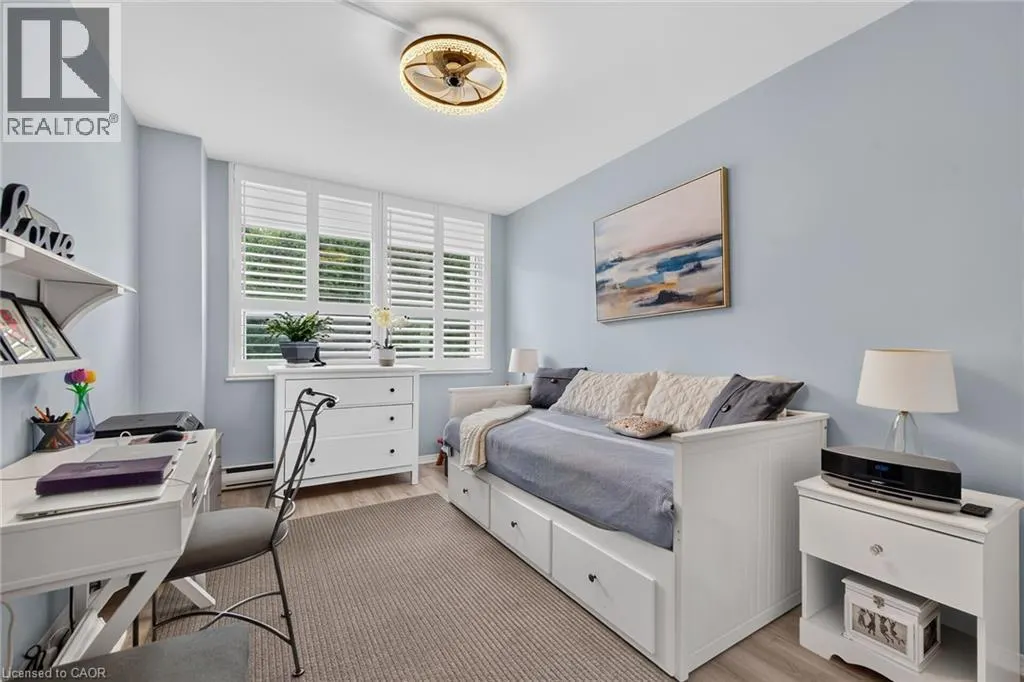 28 ROBINSON Street N Unit# 101 #101