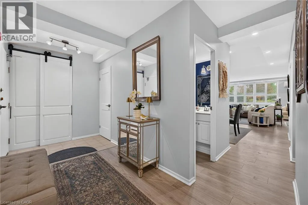 28 ROBINSON Street N Unit# 101 #101