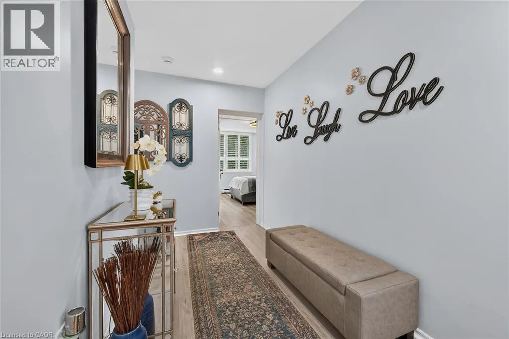 28 ROBINSON Street N Unit# 101 #101