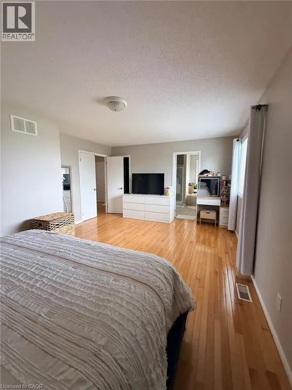 424 NEWPORT Drive