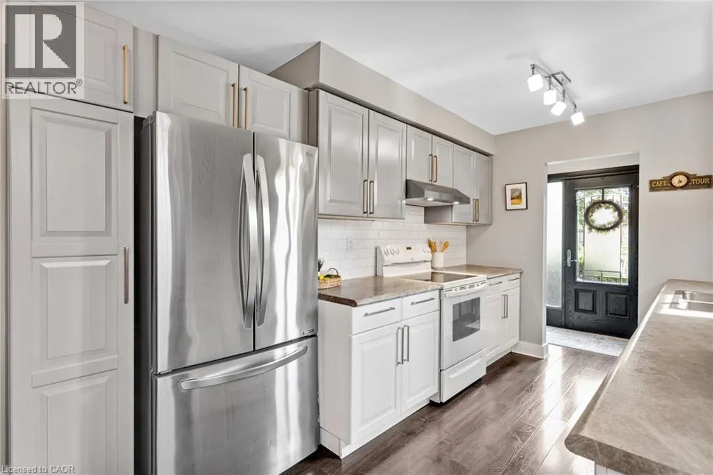 18 BISMARK Drive