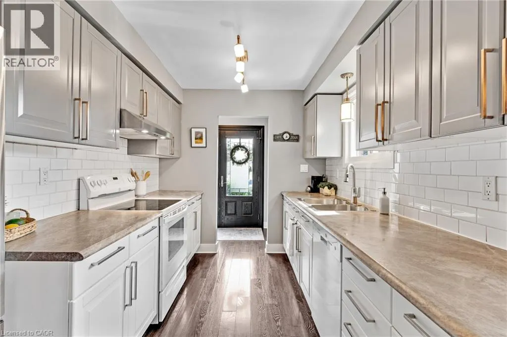 18 BISMARK Drive