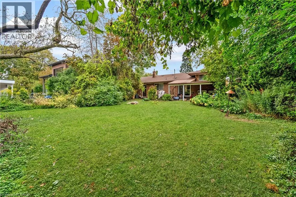 1342 SEDGEWICK Crescent