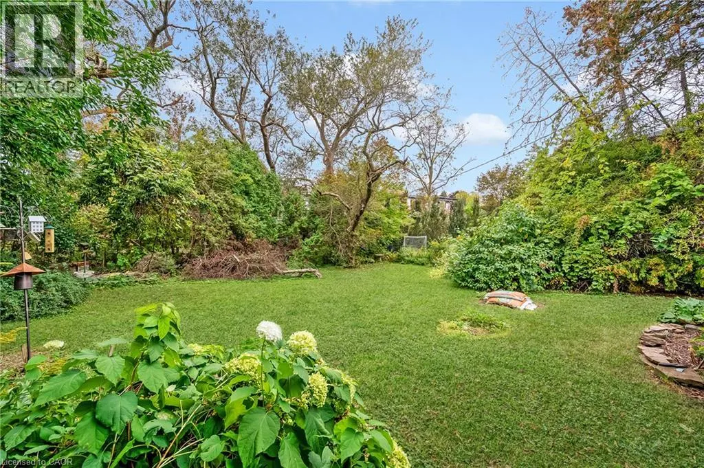 1342 SEDGEWICK Crescent