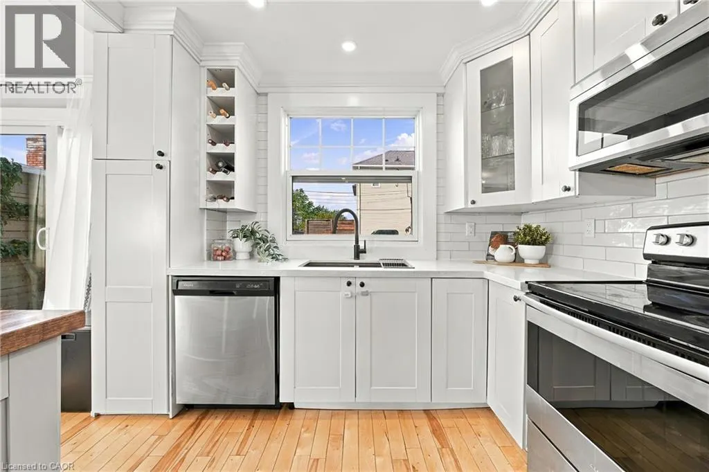 1231 DUNSMURE Road