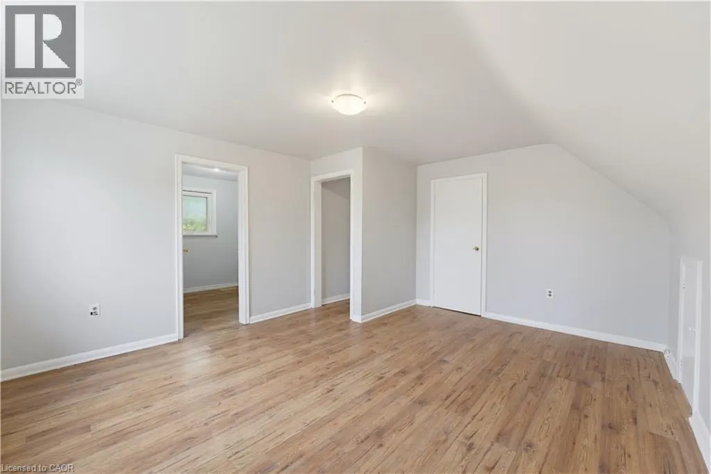 25 MEINZINGER Avenue