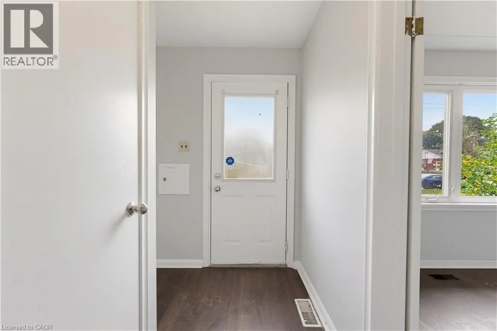 25 MEINZINGER Avenue