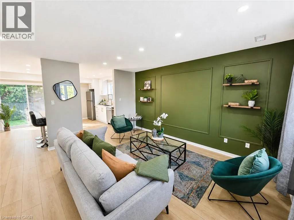 67 KINZIE Avenue