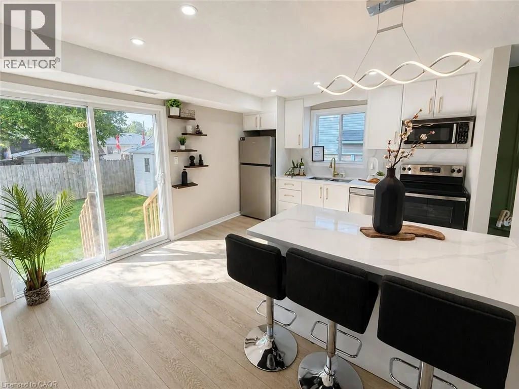 67 KINZIE Avenue