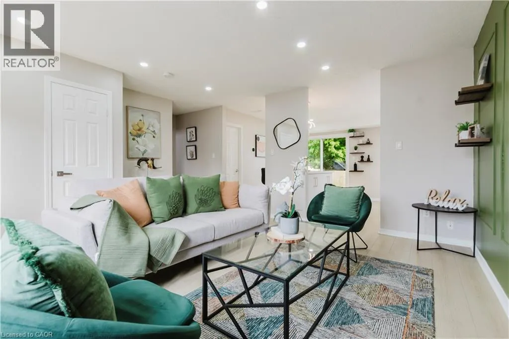 67 KINZIE Avenue