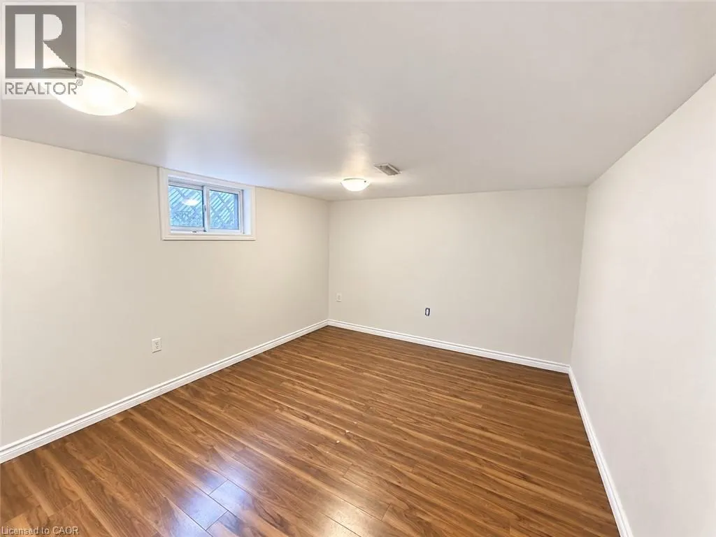 84 WEBER Street S