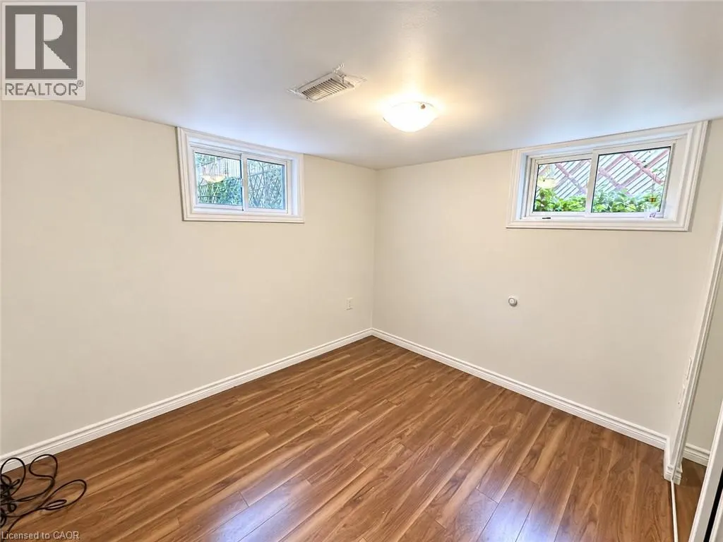 84 WEBER Street S