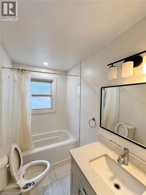 84 WEBER Street S