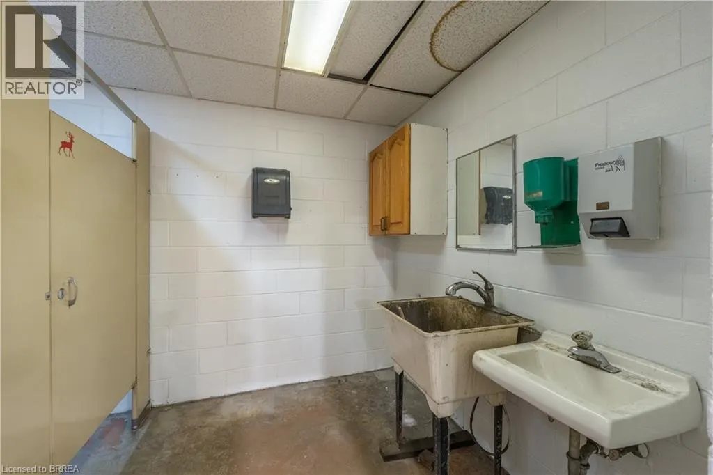 10 PLANT FARM Boulevard Unit# 4 #4