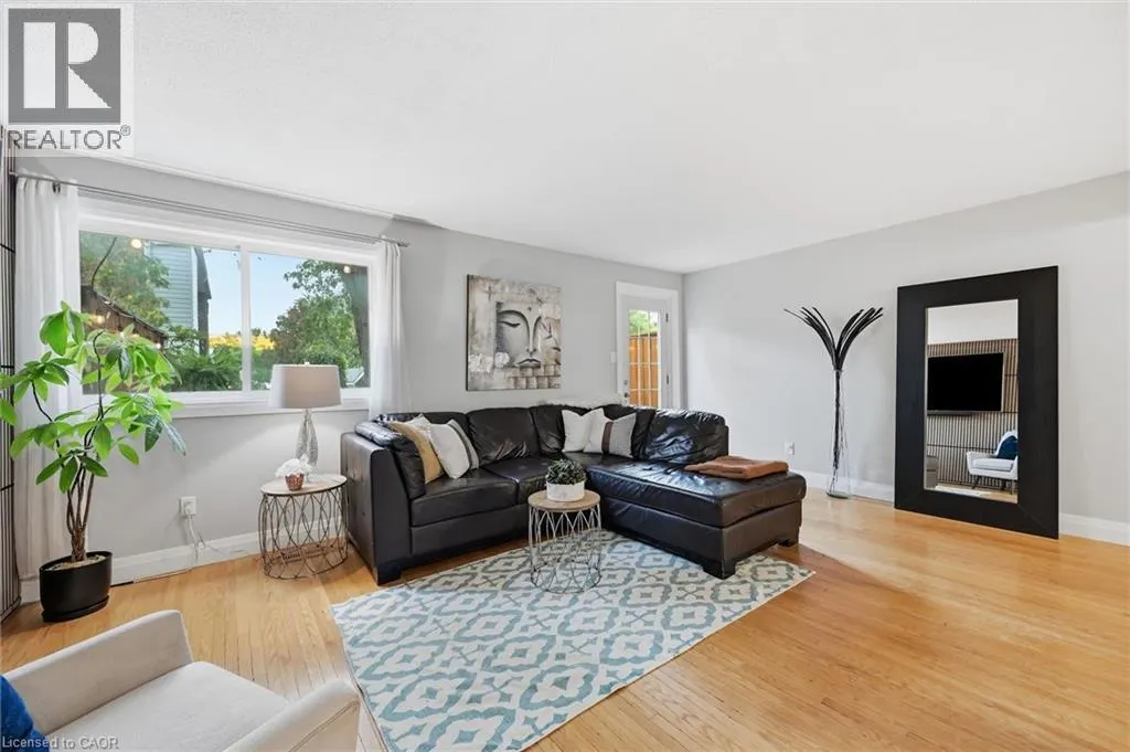 5474 SCHUELLER Crescent
