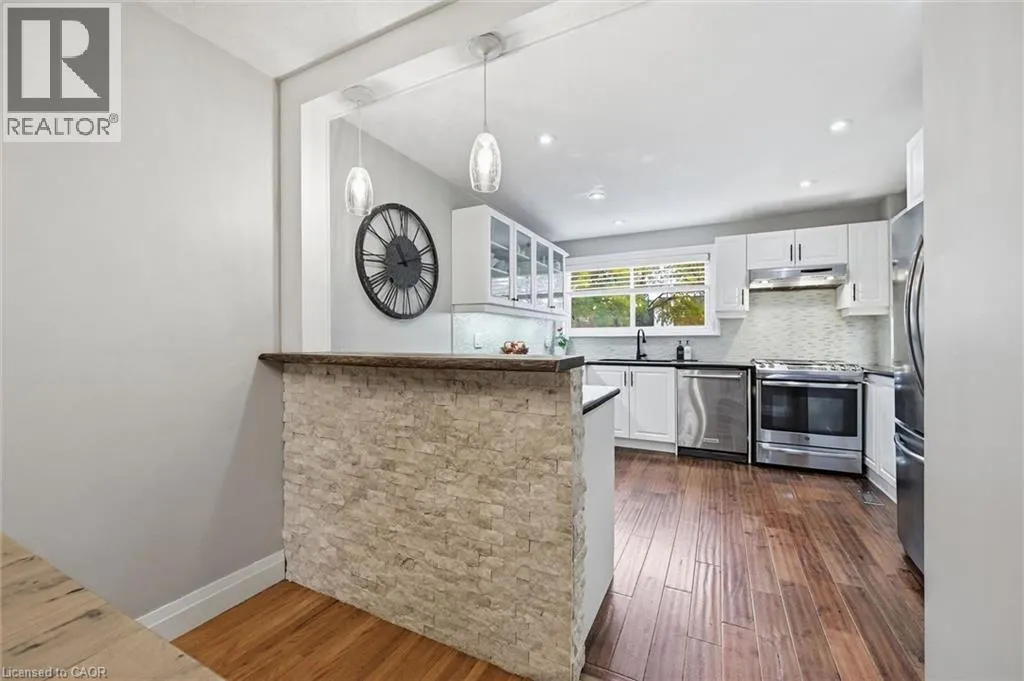 5474 SCHUELLER Crescent