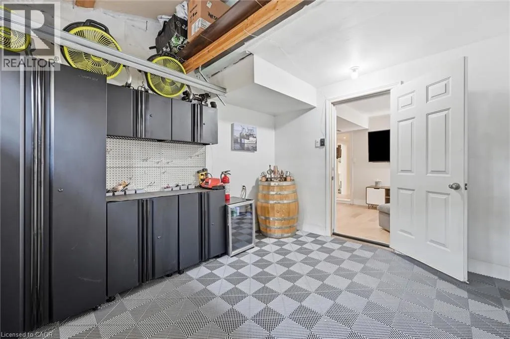 5474 SCHUELLER Crescent