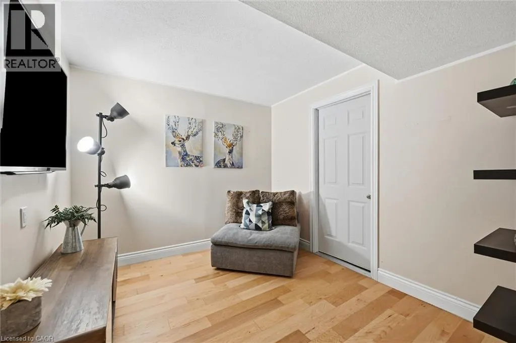 5474 SCHUELLER Crescent