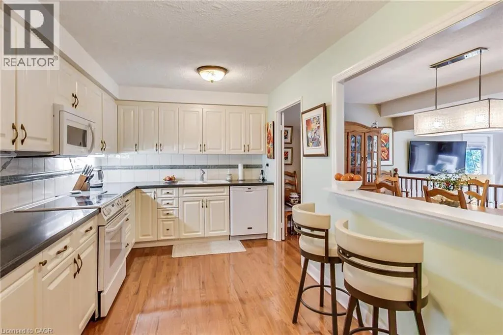 2185 MARINE Drive Unit# 202 #202