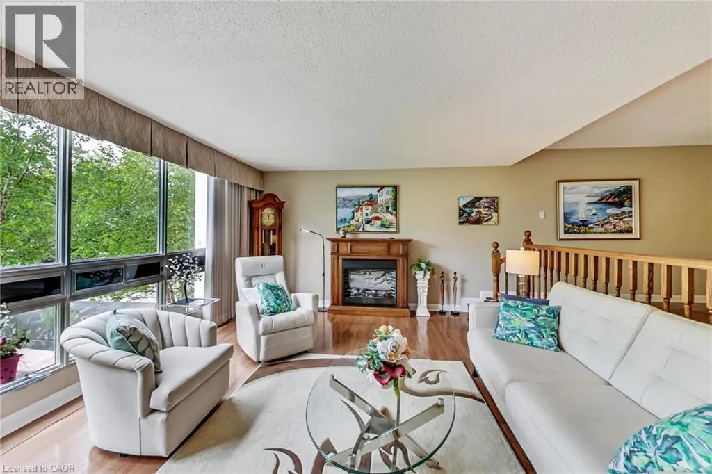 2185 MARINE Drive Unit# 202 #202