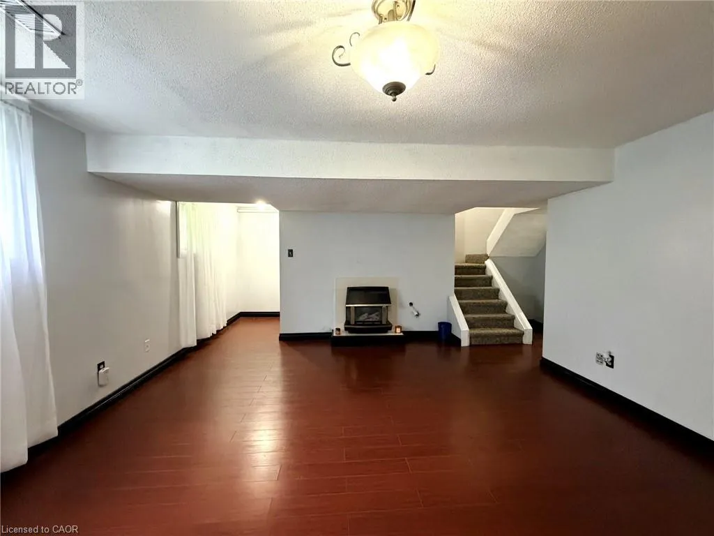 195 FERGUSON Drive Unit# 6 #6